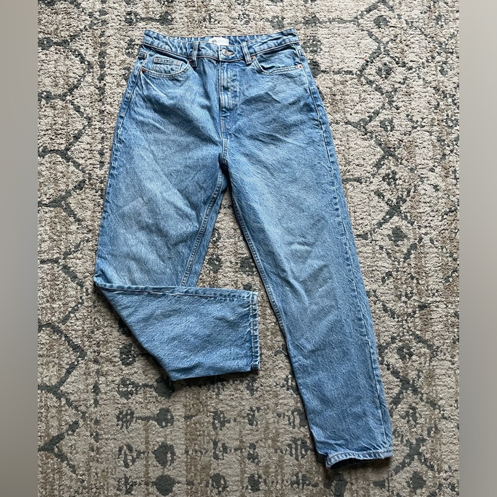 Zara Women’s Straight high rise Jean Size 8 Casual Outdoor Minimalist Denim Fall
